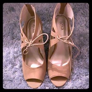 🌷NWT- your feet will look sexy in these heels